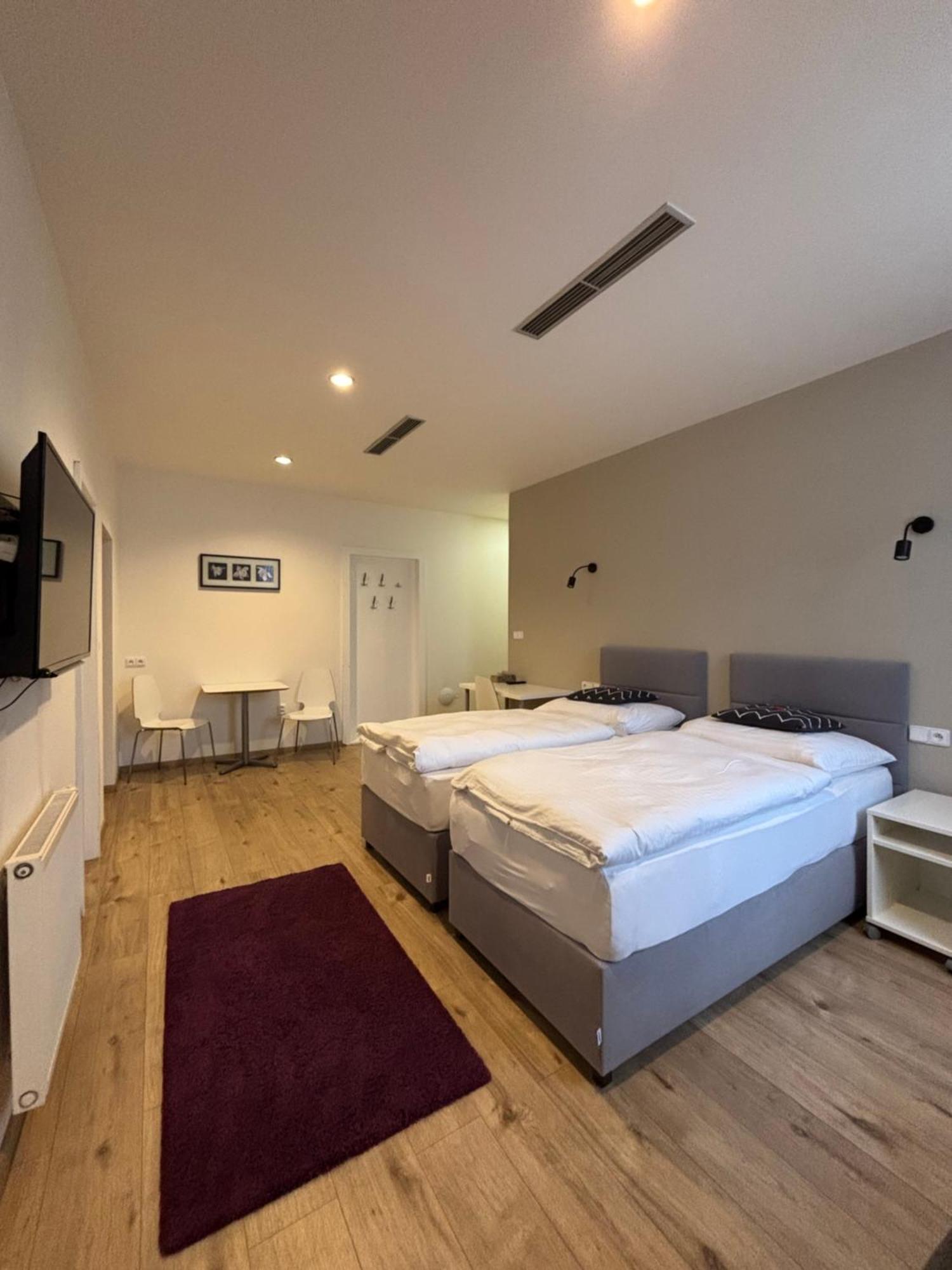 Rozmaryn Rooms & Apartments Rakovnik Exterior photo