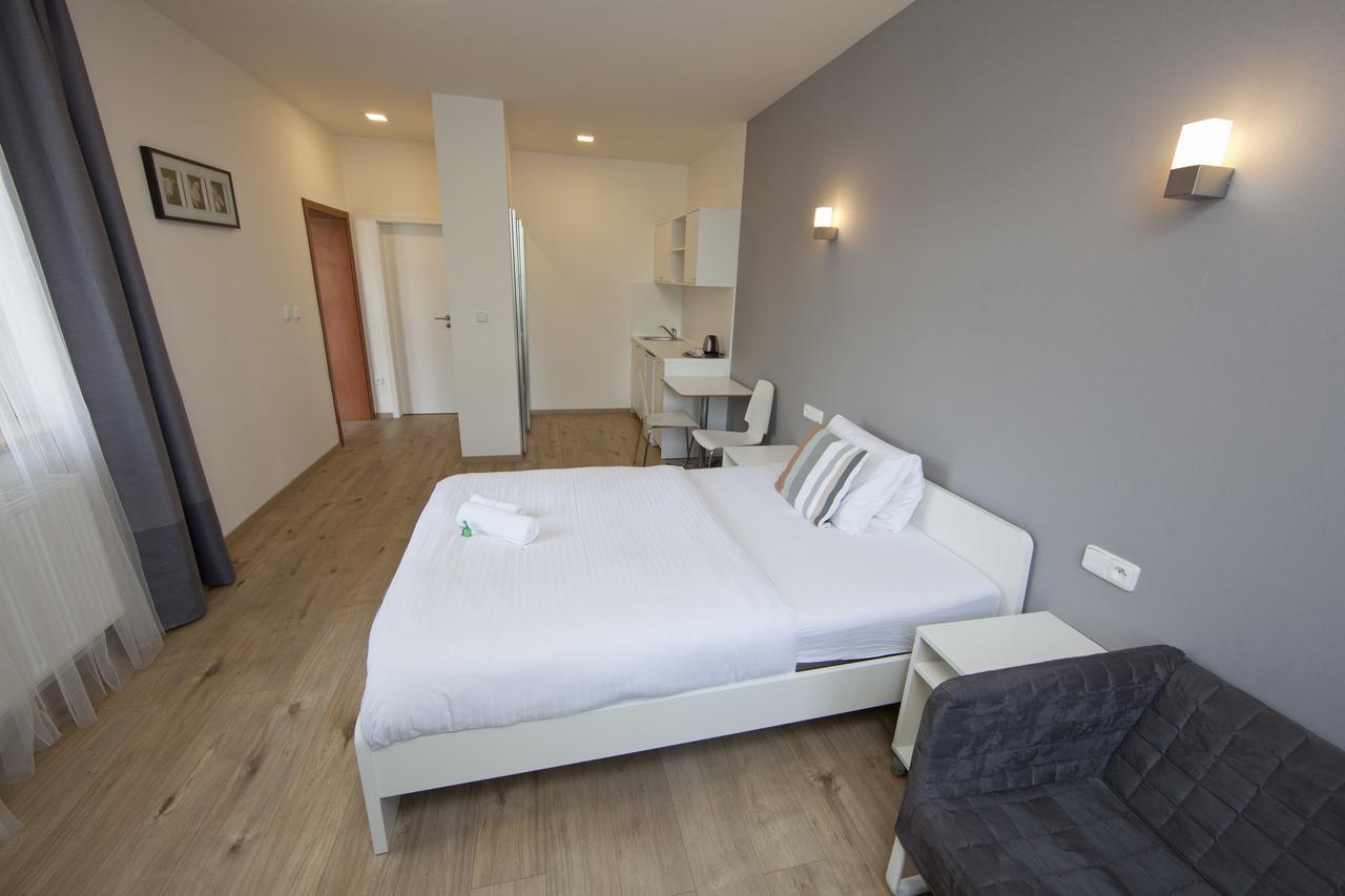 Rozmaryn Rooms & Apartments Rakovnik Exterior photo