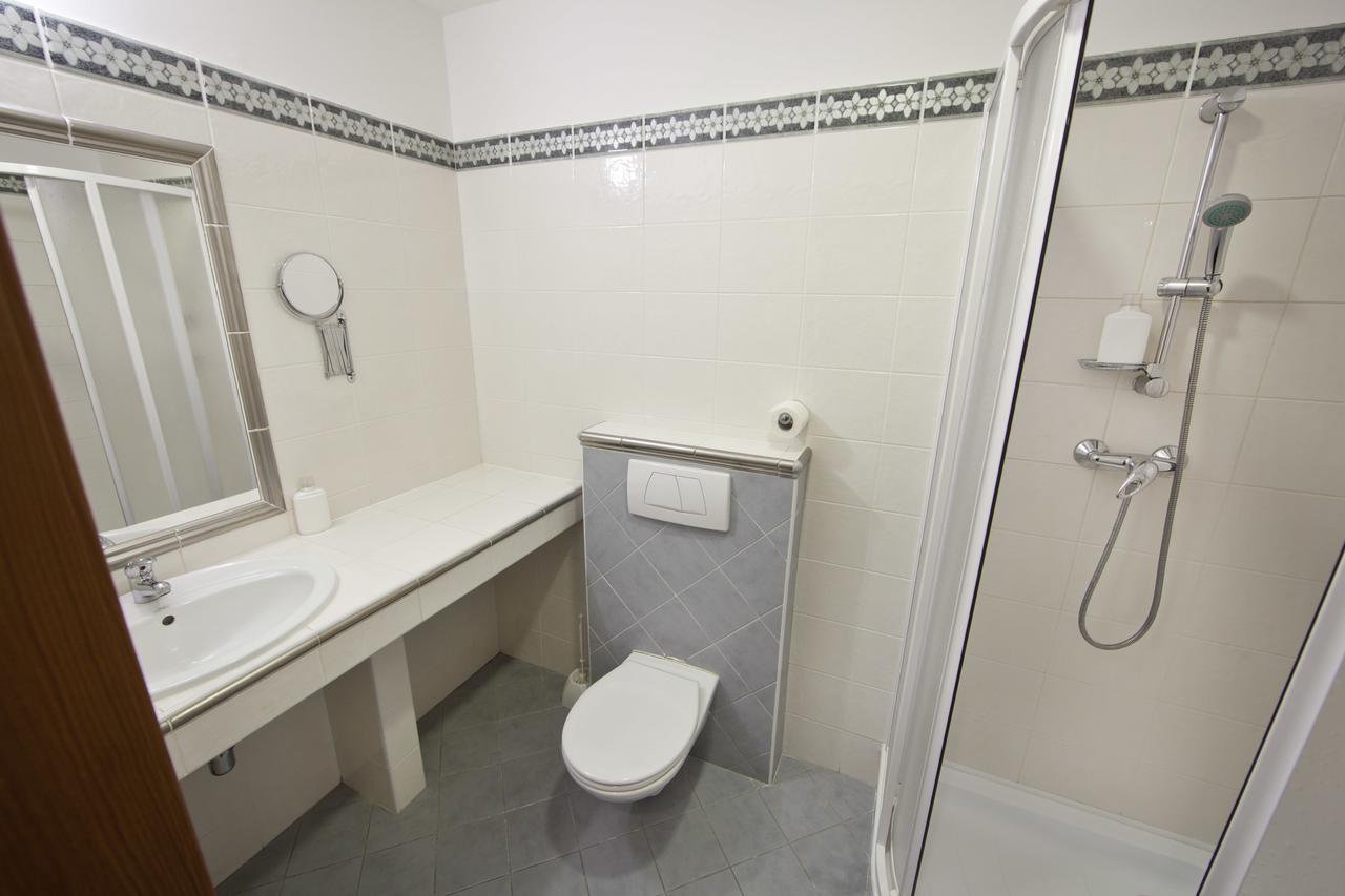 Rozmaryn Rooms & Apartments Rakovnik Exterior photo