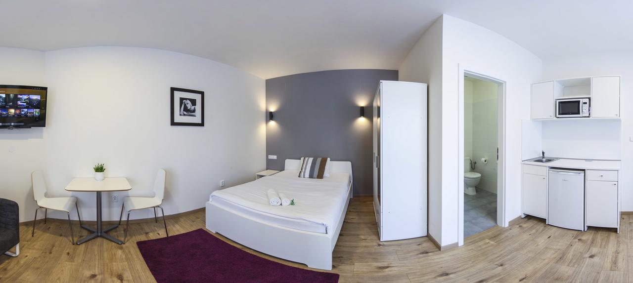 Rozmaryn Rooms & Apartments Rakovnik Exterior photo