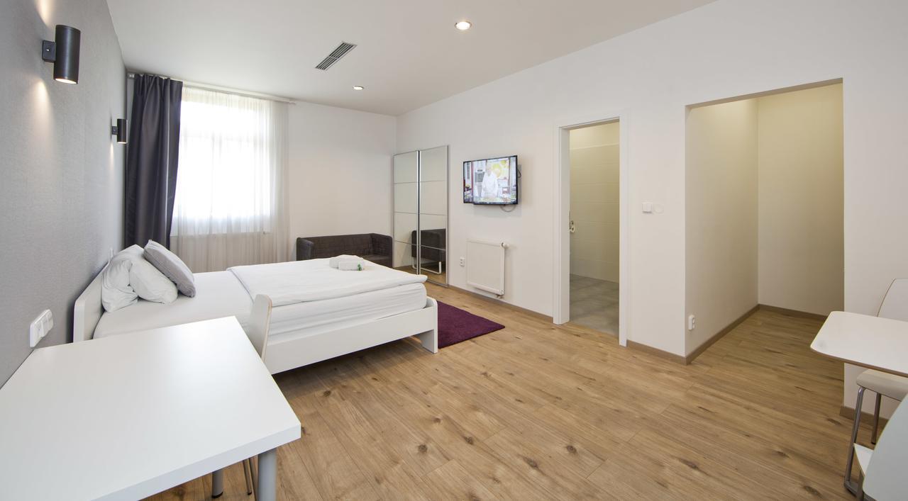 Rozmaryn Rooms & Apartments Rakovnik Exterior photo